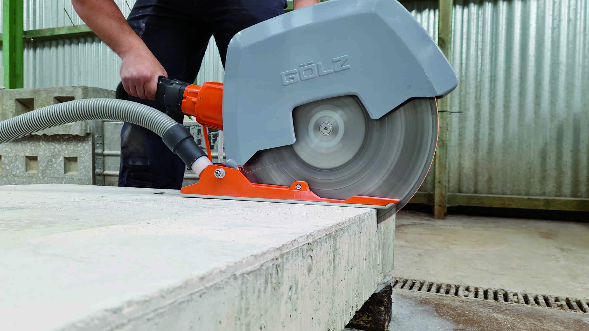 HS400 VacuumKit Action01.jpg